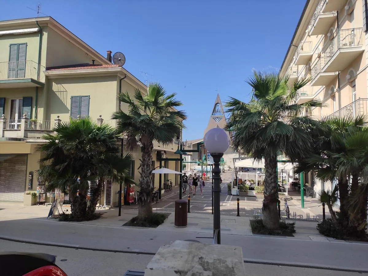 Miamare Beach Apartment 1 Min Dalla Spiaggia E Terrazzo Di Clickaffitti Rimini 0*,
